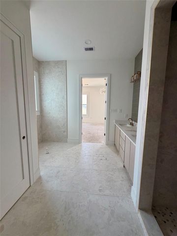 6 Westwind Road, Galveston, TX 77554