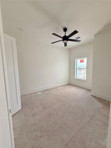 6 Westwind Road, Galveston, TX 77554