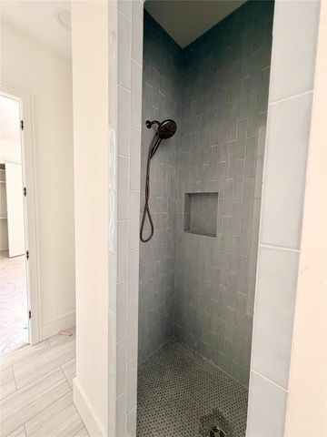 6 Westwind Road, Galveston, TX 77554