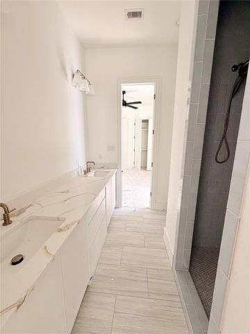 6 Westwind Road, Galveston, TX 77554