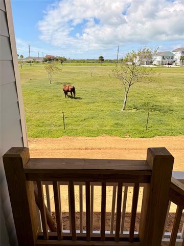 6 Westwind Road, Galveston, TX 77554