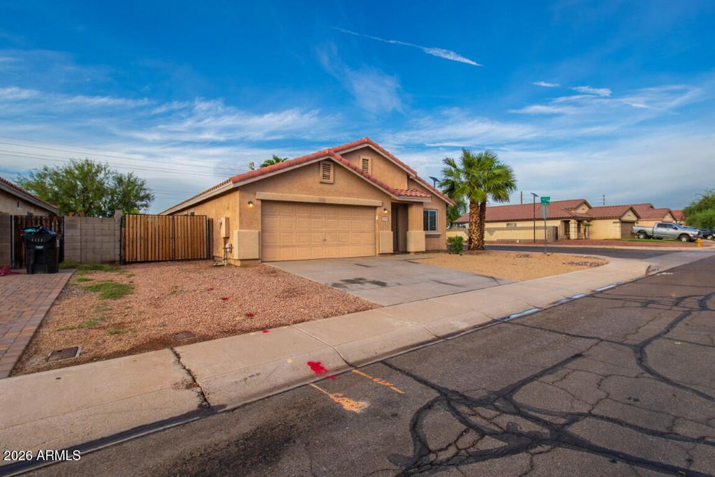 11844 W EDGEMONT Avenue, Avondale, AZ 85392 — photo 2