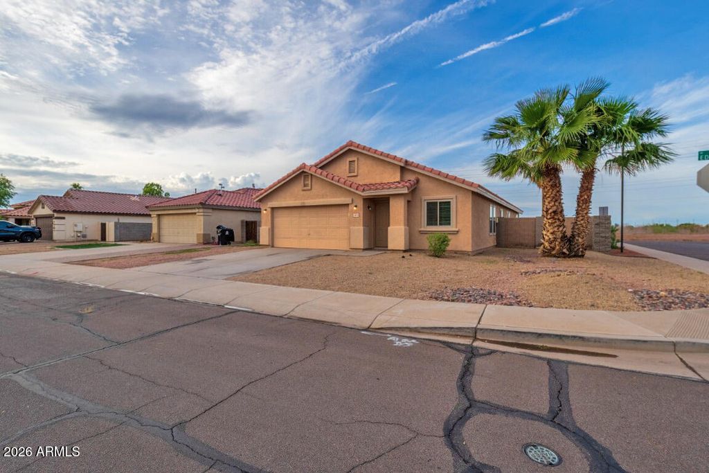 11844 W EDGEMONT Avenue, Avondale, AZ 85392 — photo 3