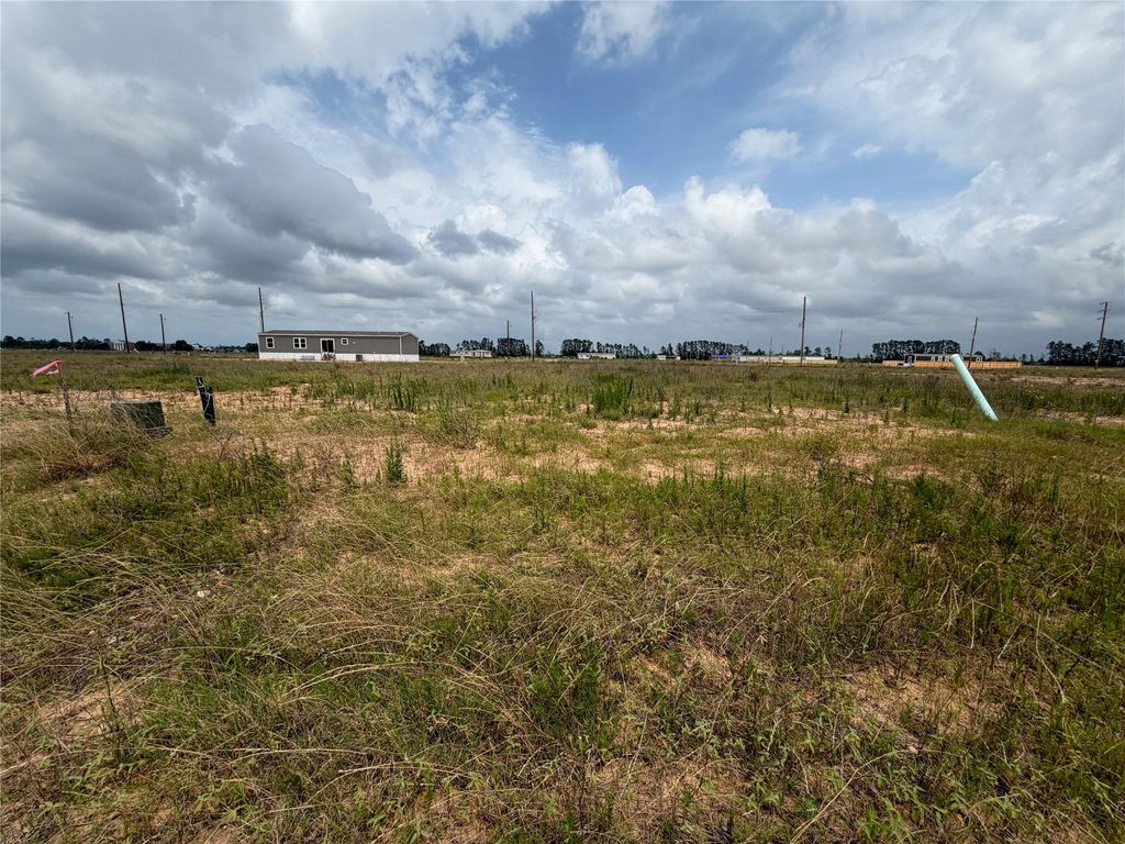 653 Road 592005, Cleveland, TX 77327