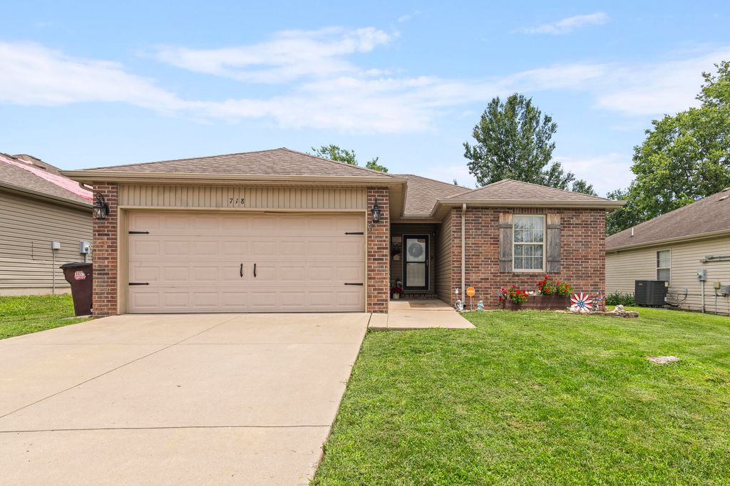 718 S Mahn Avenue, Springfield, MO 65802