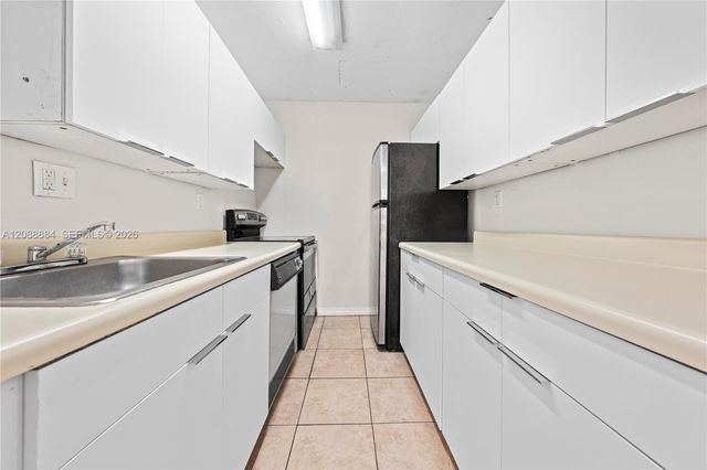 10500 SW 108th Avenue B211, Miami, FL 33176