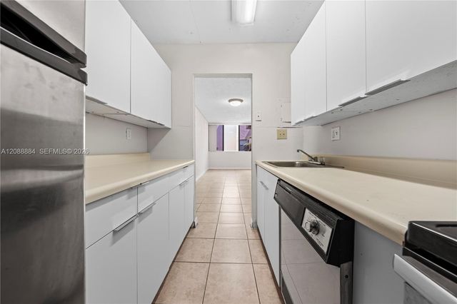 10500 SW 108th Avenue B211, Miami, FL 33176