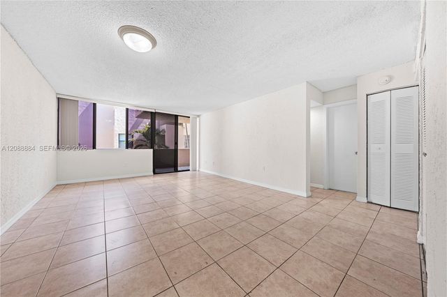 10500 SW 108th Avenue B211, Miami, FL 33176