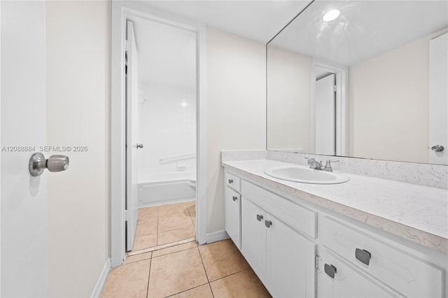 10500 SW 108th Avenue B211, Miami, FL 33176
