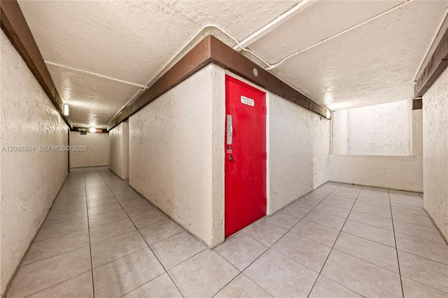 10500 SW 108th Avenue B211, Miami, FL 33176