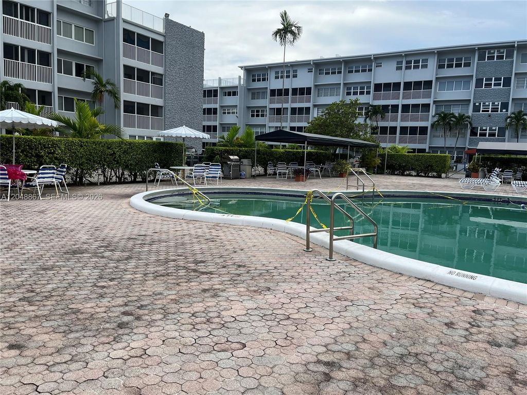 410 SE 2nd Street 408, Hallandale Beach, FL 33009