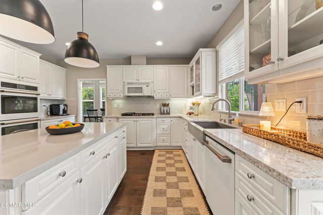 348 Hill Valley Court, Simi Valley, CA 93065