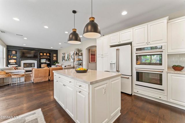 348 Hill Valley Court, Simi Valley, CA 93065