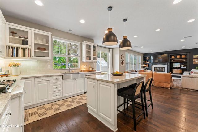 348 Hill Valley Court, Simi Valley, CA 93065