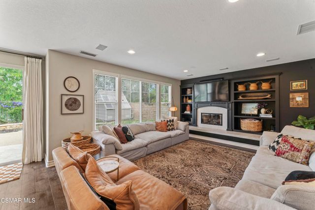 348 Hill Valley Court, Simi Valley, CA 93065