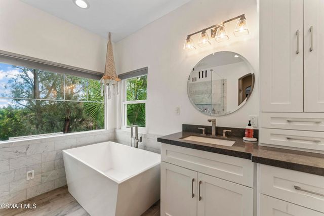 348 Hill Valley Court, Simi Valley, CA 93065