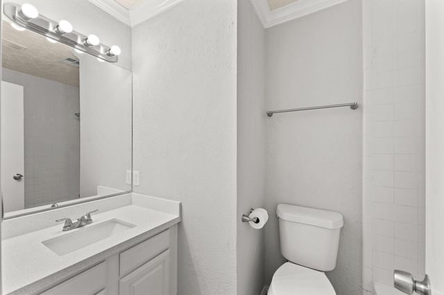 14003 Vinehill Drive, Sugar Land, TX 77498