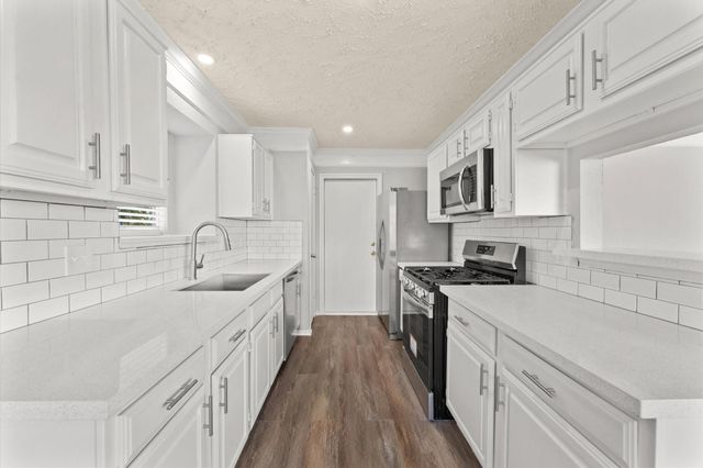 14003 Vinehill Drive, Sugar Land, TX 77498