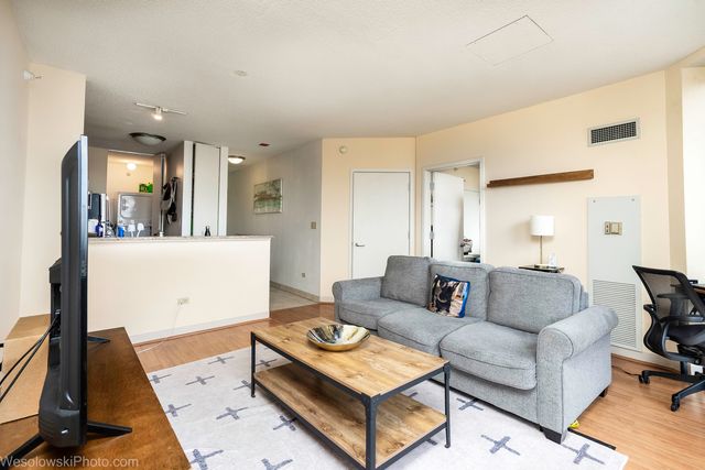 222 N Columbus Drive 4606, Chicago, IL 60601