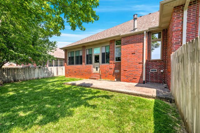 3239 S Kickapoo Avenue, Springfield, MO 65804