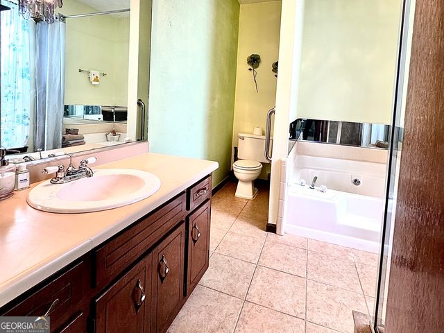 1166 Lakeridge Court, Grayson, GA 30017