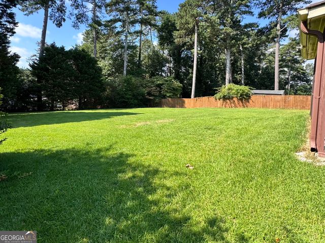 1166 Lakeridge Court, Grayson, GA 30017