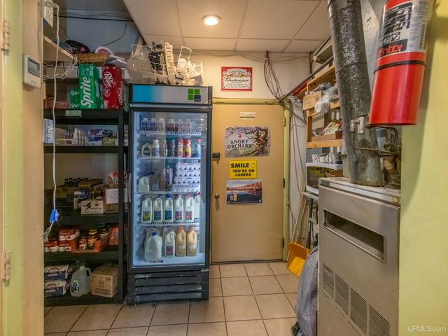 127 E Hewitt Avenue, Marquette, MI 49855