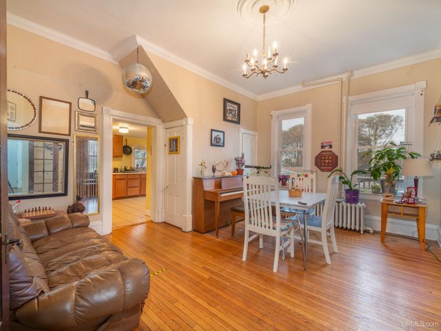 127 E Hewitt Avenue, Marquette, MI 49855