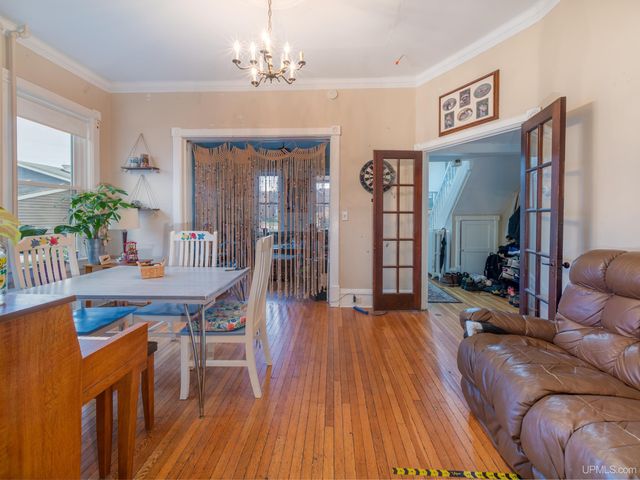 127 E Hewitt Avenue, Marquette, MI 49855