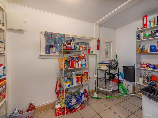 127 E Hewitt Avenue, Marquette, MI 49855