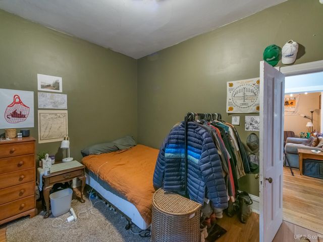 127 E Hewitt Avenue, Marquette, MI 49855