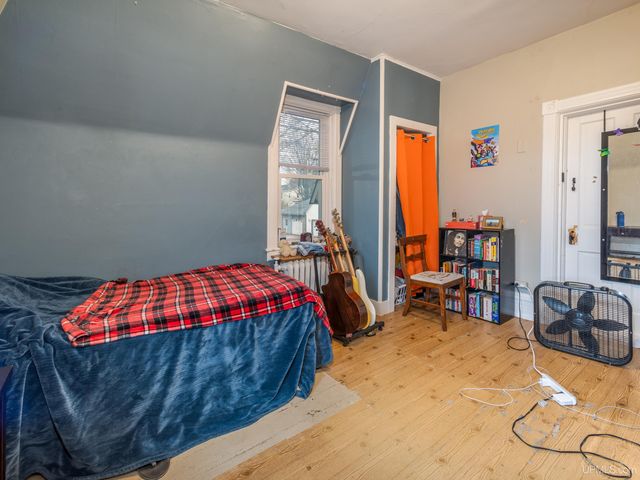 127 E Hewitt Avenue, Marquette, MI 49855