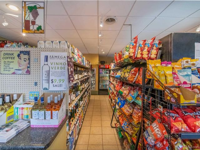 127 E Hewitt Avenue, Marquette, MI 49855