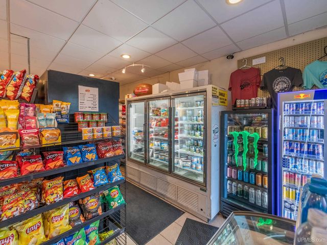 127 E Hewitt Avenue, Marquette, MI 49855