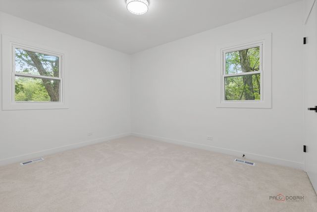 28 Plymouth Court, Lincolnshire, IL 60069