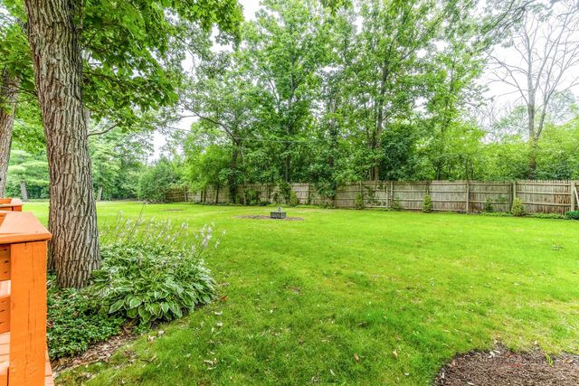 28 Plymouth Court, Lincolnshire, IL 60069
