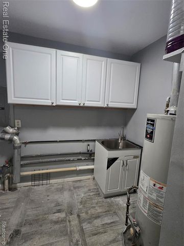 19830 Mahon Street, Southfield, MI 48075