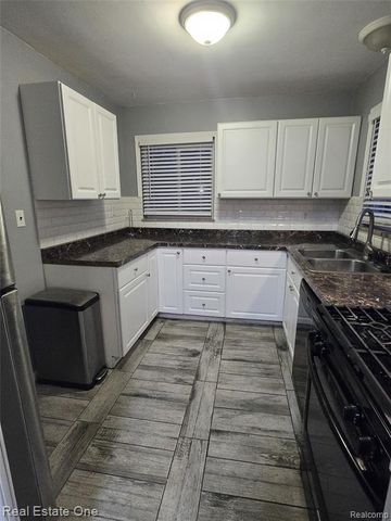 19830 Mahon Street, Southfield, MI 48075