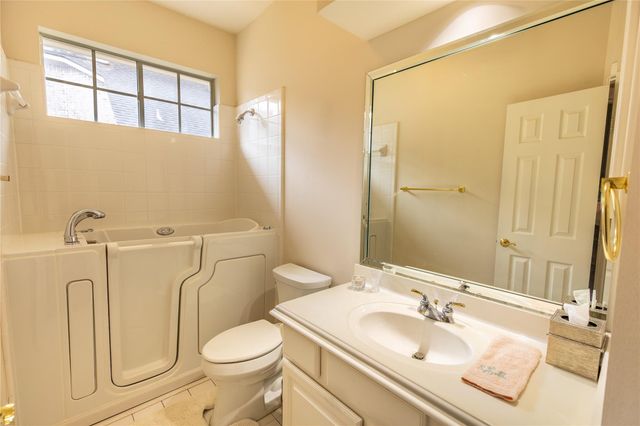 19 Palmer Green Place, Spring, TX 77381
