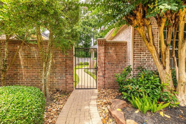 19 Palmer Green Place, Spring, TX 77381