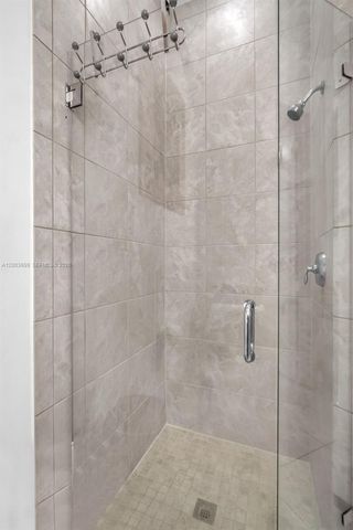 3575 W 97th St, Hialeah, FL 33018