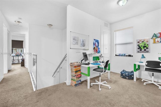 3575 W 97th St, Hialeah, FL 33018