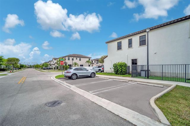 3575 W 97th St, Hialeah, FL 33018