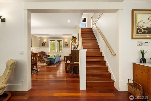 2372 Douglas Drive NE, Bainbridge Island, WA 98110