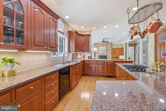 310 BUTTONWOOD RD, Landenberg, PA 19350