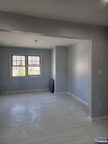 2 Brady Street, Waldwick, NJ 07463