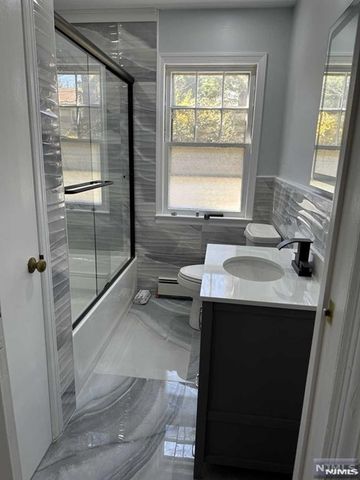 2 Brady Street, Waldwick, NJ 07463