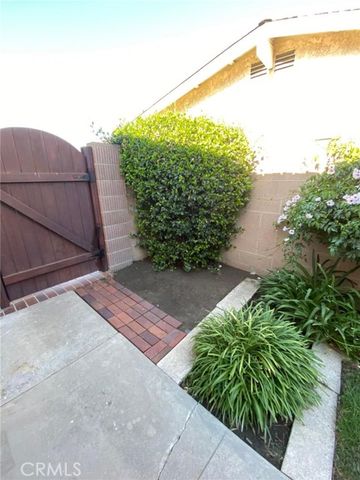 6512 Oxford Drive, Huntington Beach, CA 92647