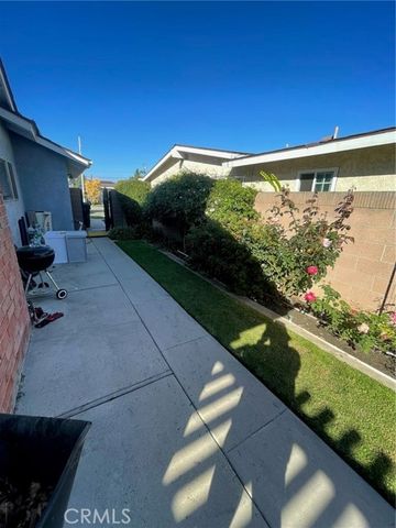 6512 Oxford Drive, Huntington Beach, CA 92647