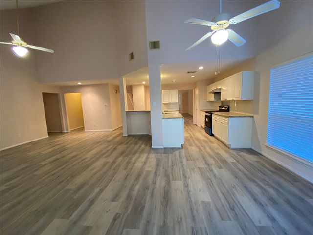 215 W New Meadows Drive, Sugar Land, TX 77479